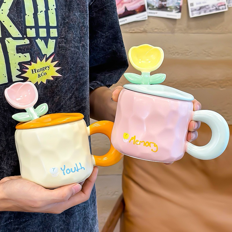 ถ้วยเซรามิค 450 มล. พร้อมช้อนดอกไม้ Tuplip Hana Store Room - อุปกรณ์เสริมและของขวัญ