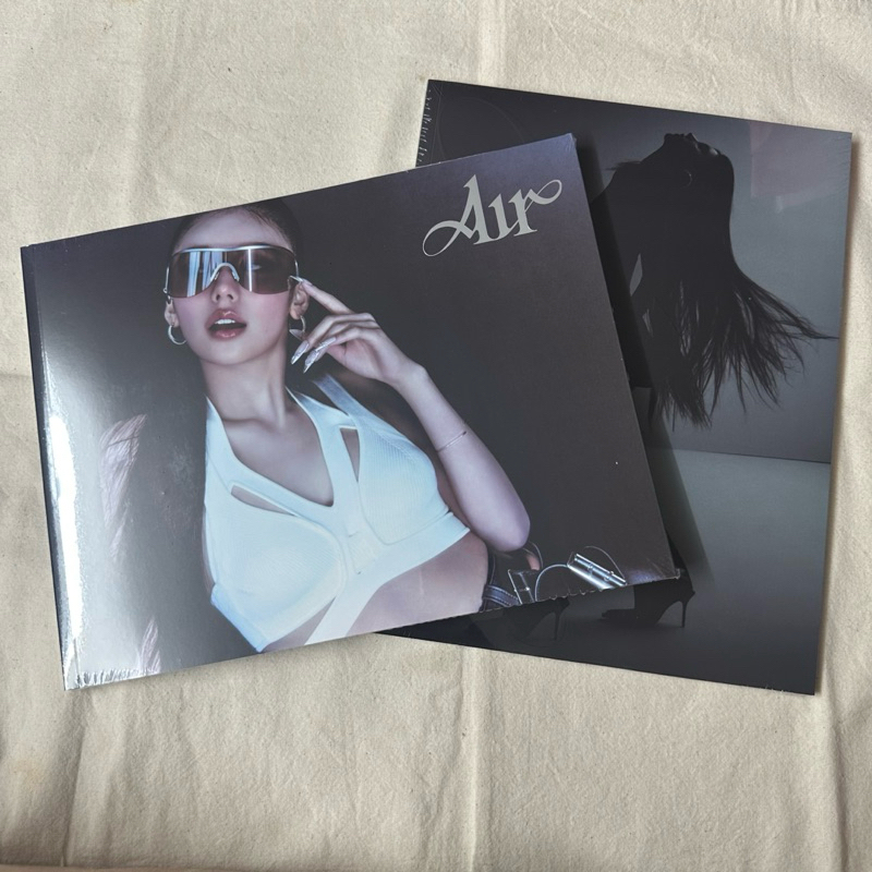 ITZY YEJI - ชุดภาพถ่ายสะสมอัลบั้ม Air solo (Photobook Ver)