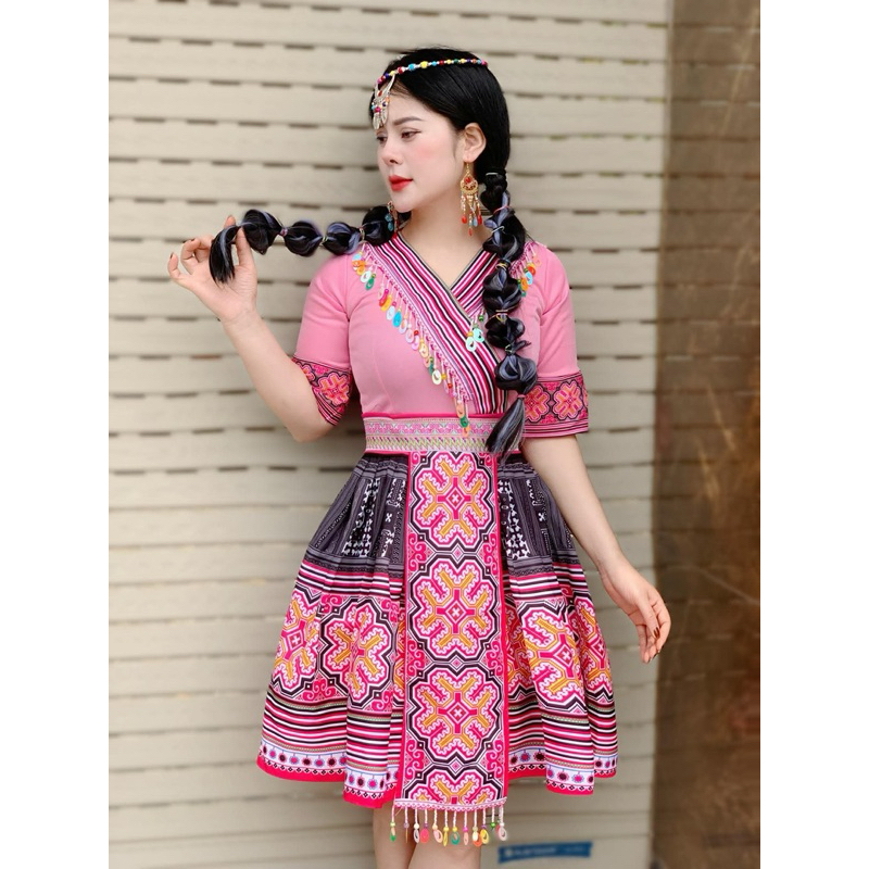 ชุด HMONG พร้อมดีไซน์คอสีชมพู TYM สินค้าคุณภาพสูง