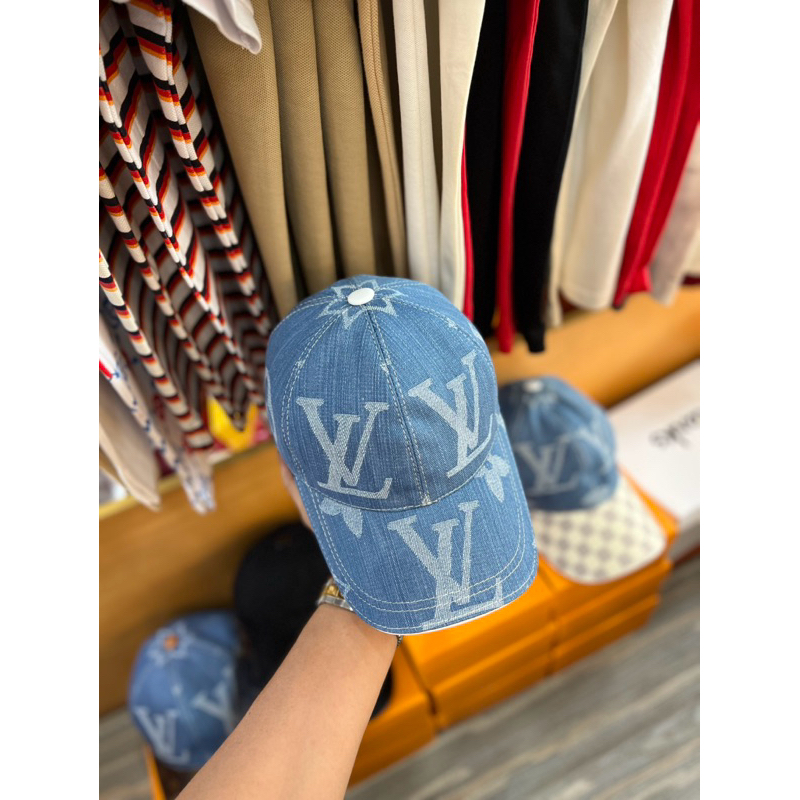 หมวก LV รุ่นใหม่ 2025
