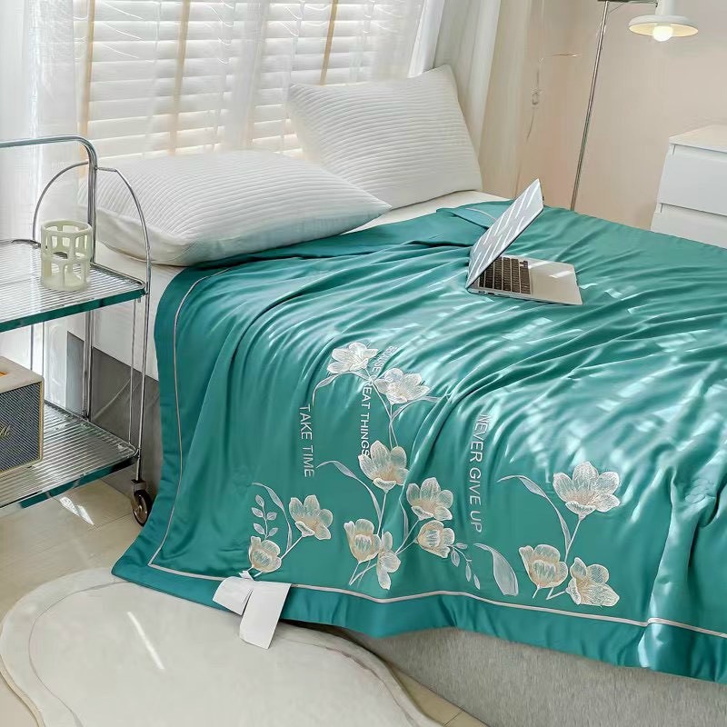 หรูหรา EMBROIDERED TENCEL SILK BLANKET 2X2,3M นุ่ม เย็นสบาย หน้าร้อน อุ่นในฤดูหนาว ระบายอากาศได้ดี ถูกหลักอนามัย