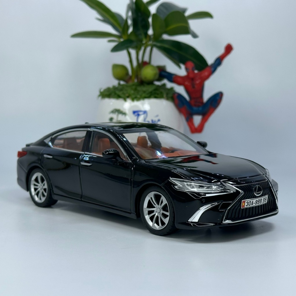Lexus ES300h 1:24 รุ่นโลหะสเกลพร้อมประตูกระจกเต็มพร้อมไฟและเสียง ฟรีป้ายทะเบียน VIP