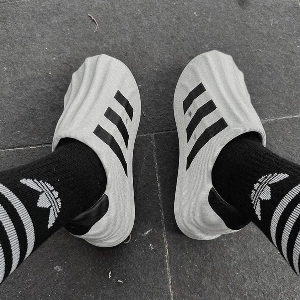 รองเท้า Adifom Superstar Core Black White สําหรับผู้ชายและผู้หญิง รองเท้า adidas สีดําและสีขาวคุณภาพสูง เทรนด์มาแรง