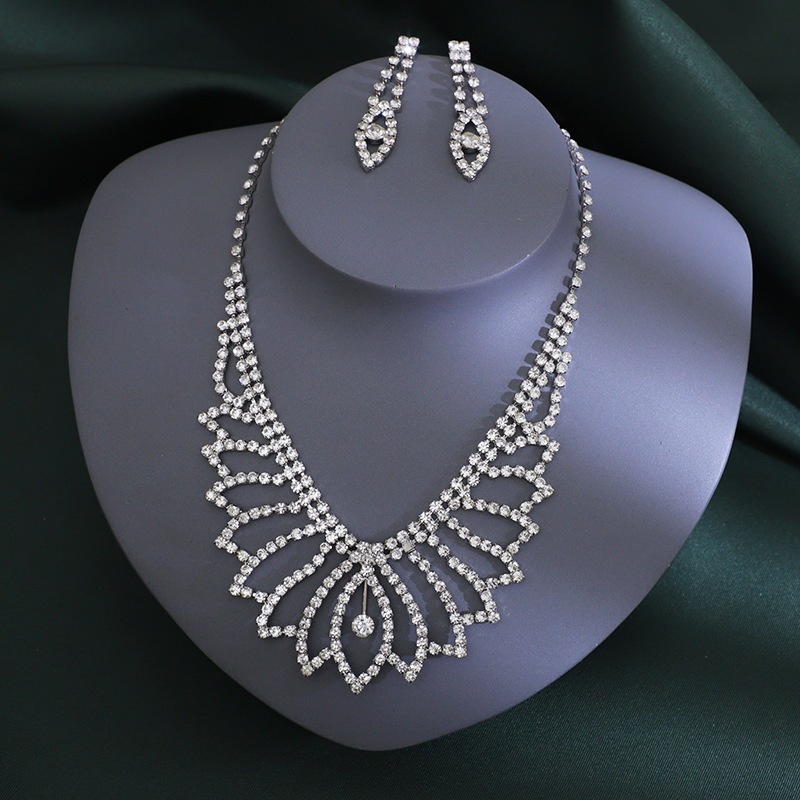 ชุดต่างหูผู้หญิงไทเทเนียมหรูหรา + สร้อยคอเครื่องประดับพร้อมหิน - บีพีเค 808