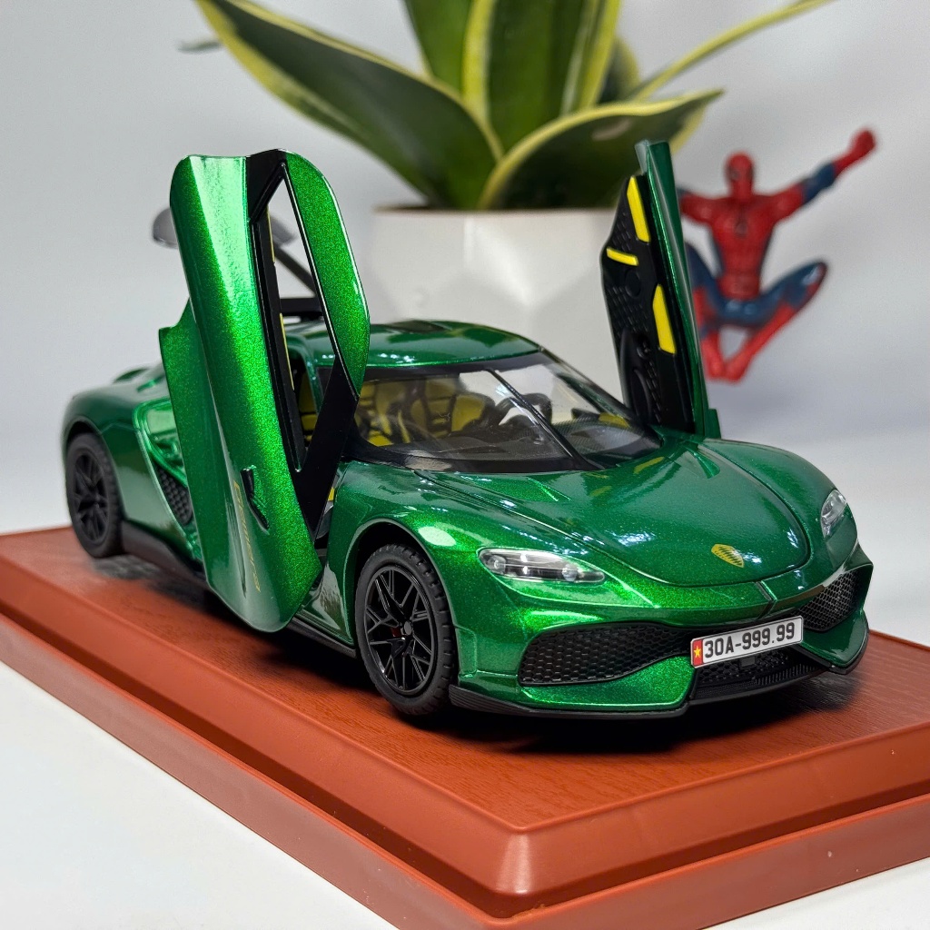 [พร้อมฐานแสดง] 1:24 โลหะสเกล Koenigsegg Gemera รุ่น supercar พร้อมพวงมาลัย ฟรีป้ายทะเบียน VIP