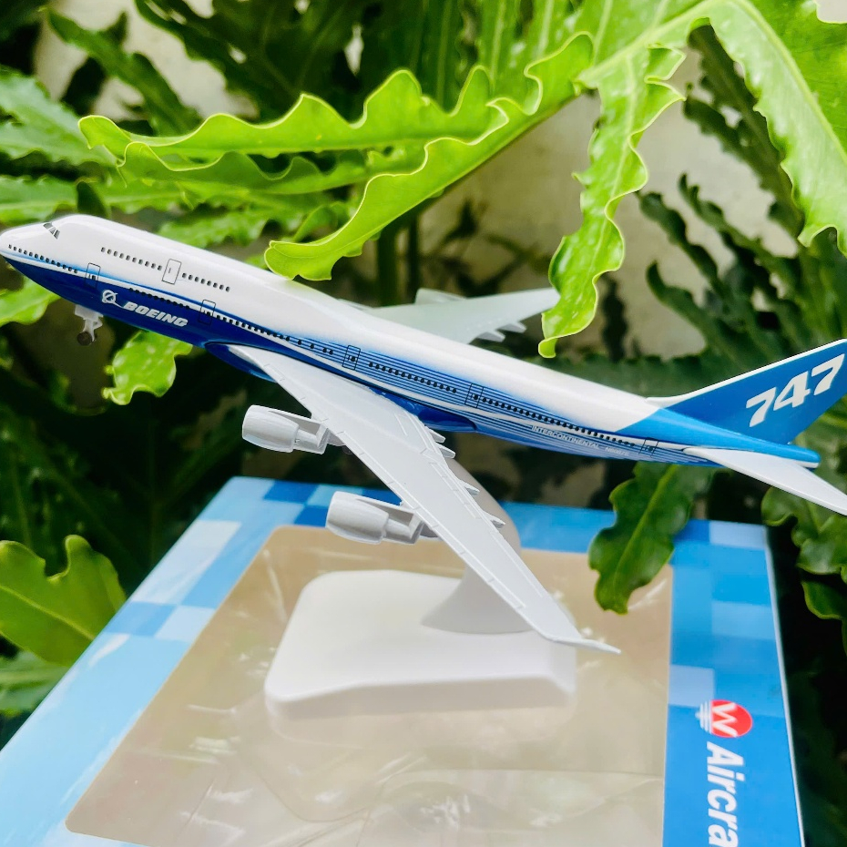 BOEING 747 METAL PLANE MODEL WITH WHEELS 20CM BEAUTIFUL STANDARD SCALE