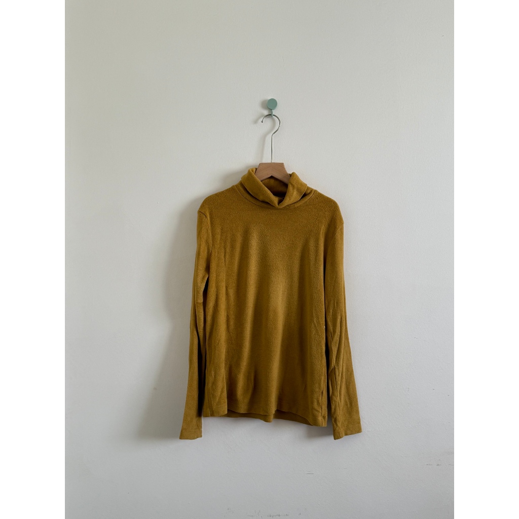 Pass Uni Qlo Mustard Yellow Heatech Thermal Sweater Size L