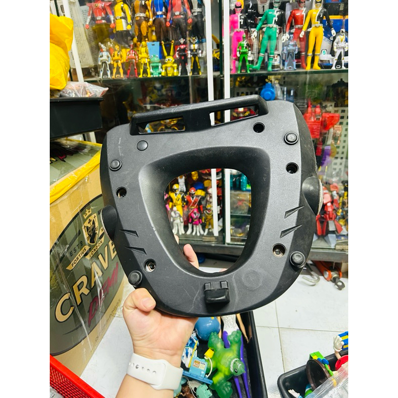 แผ่นรองจาน Givi M5M Monolock ของแท้ (มือสอง)