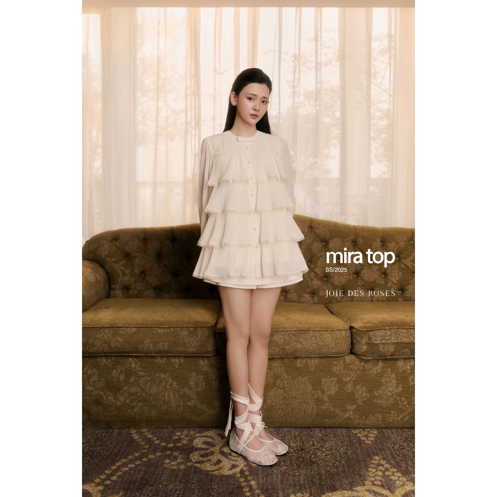 JOIE DES ROSES - เสื้อเบบี้ดอลล์ลูกไม้ระบายสี่ชั้นพร้อมโบว์ Mira Top