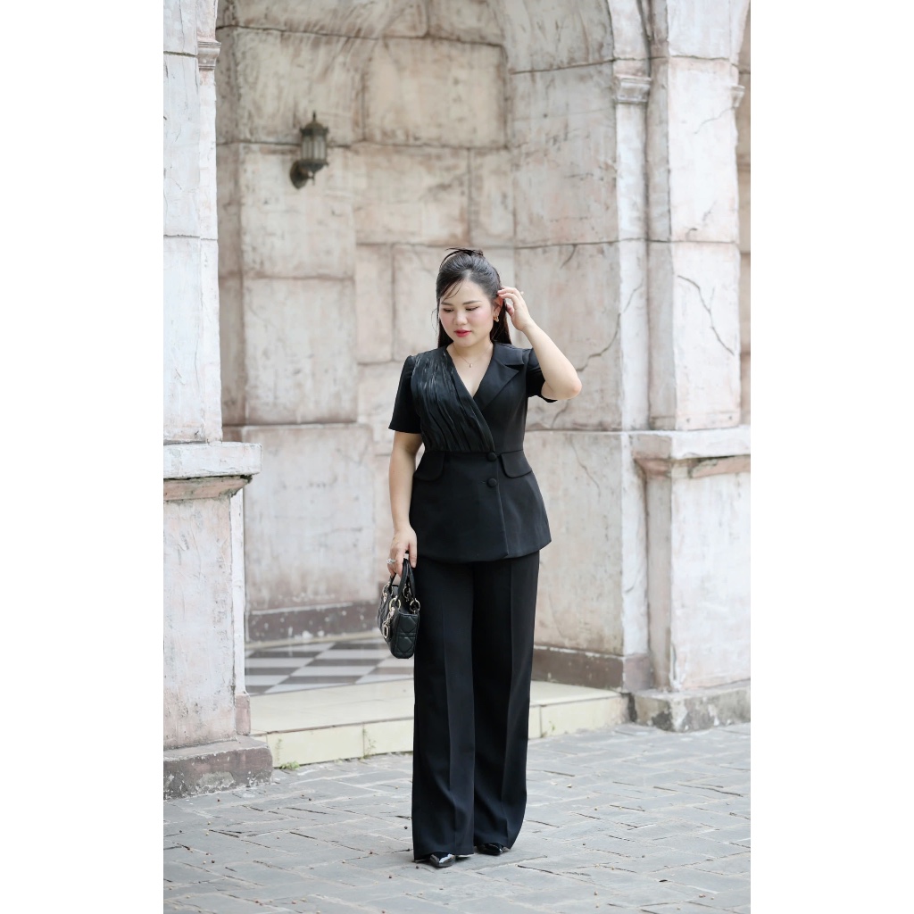 ชุดคอปกเสื้อกั๊กไซส์ใหญ่ เสื้อสเตียลผสมกระดุมผ้าชีฟอง กางเกงทรงตรงยาวเรียบหรูหรูหรา 50-90kg - LUCY B