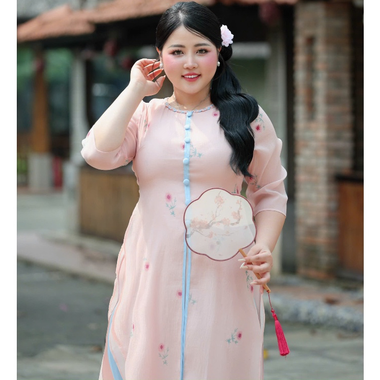 ขนาดใหญ่ของผู้หญิงทันสมัย ao dai มีกระดุมคอปกและผ้าชีฟองผ้าไหมลายดอกไม้พิมพ์ลาย เหมาะสําหรับใส่พิธีแ