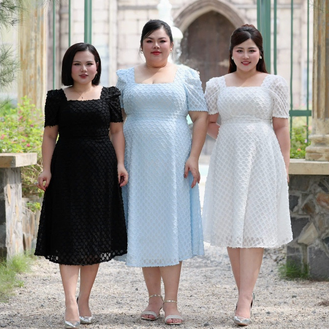 เดรส Bigsize ผู้หญิงคอเหลี่ยม ผ้าตาหมากรุก ทรงบาน ใส่ไปเที่ยว สบาย 50-90kg - LUCY Bigsize (LC24-126)