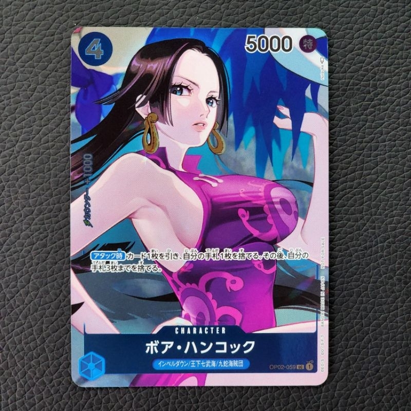 การ์ดวันพีซแท้ Boa Hancock OP02-059 UC + มาพร้อมแขนและปลอกการ์ด toploader.