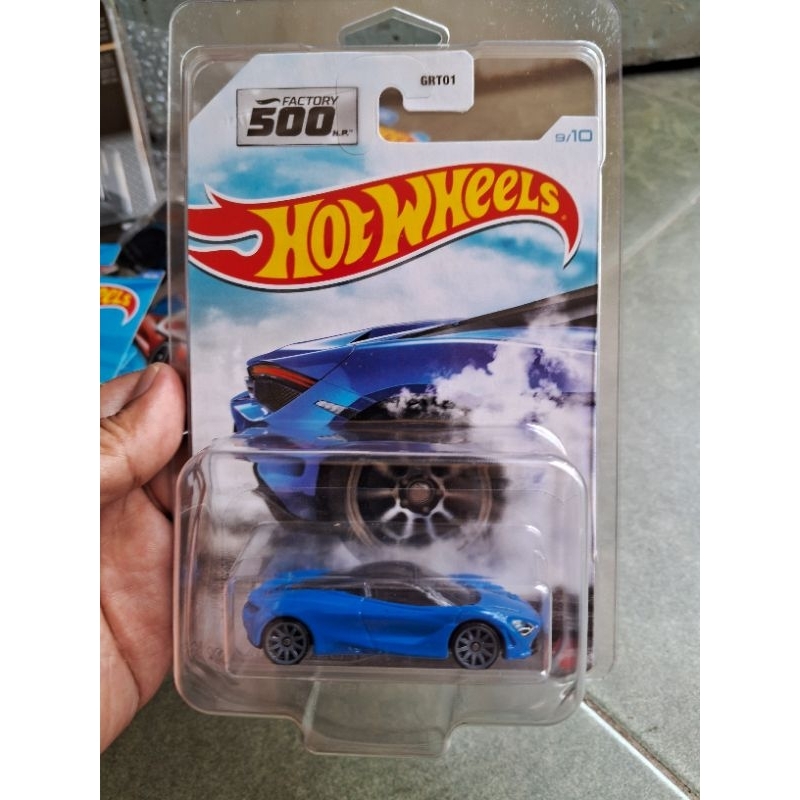 2020 HOT WHEELS MCLAREN 720S สีฟ้าและสีดํา