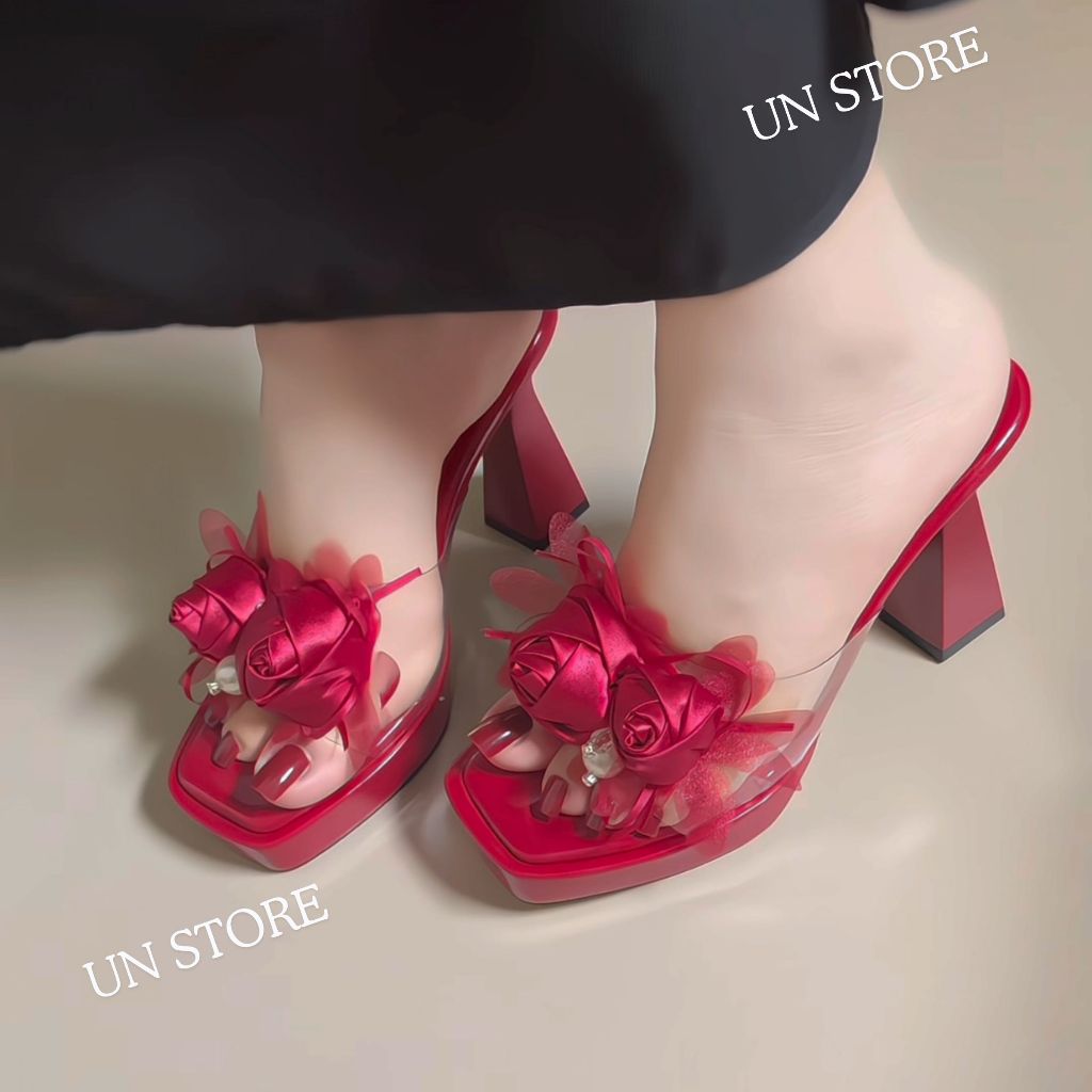 รองเท้าส้นสูงสายเดี่ยวหัวเหลี่ยมสําหรับผู้หญิงสูง 10 ซม. พร้อมดอกกุหลาบ USD062 Un Store