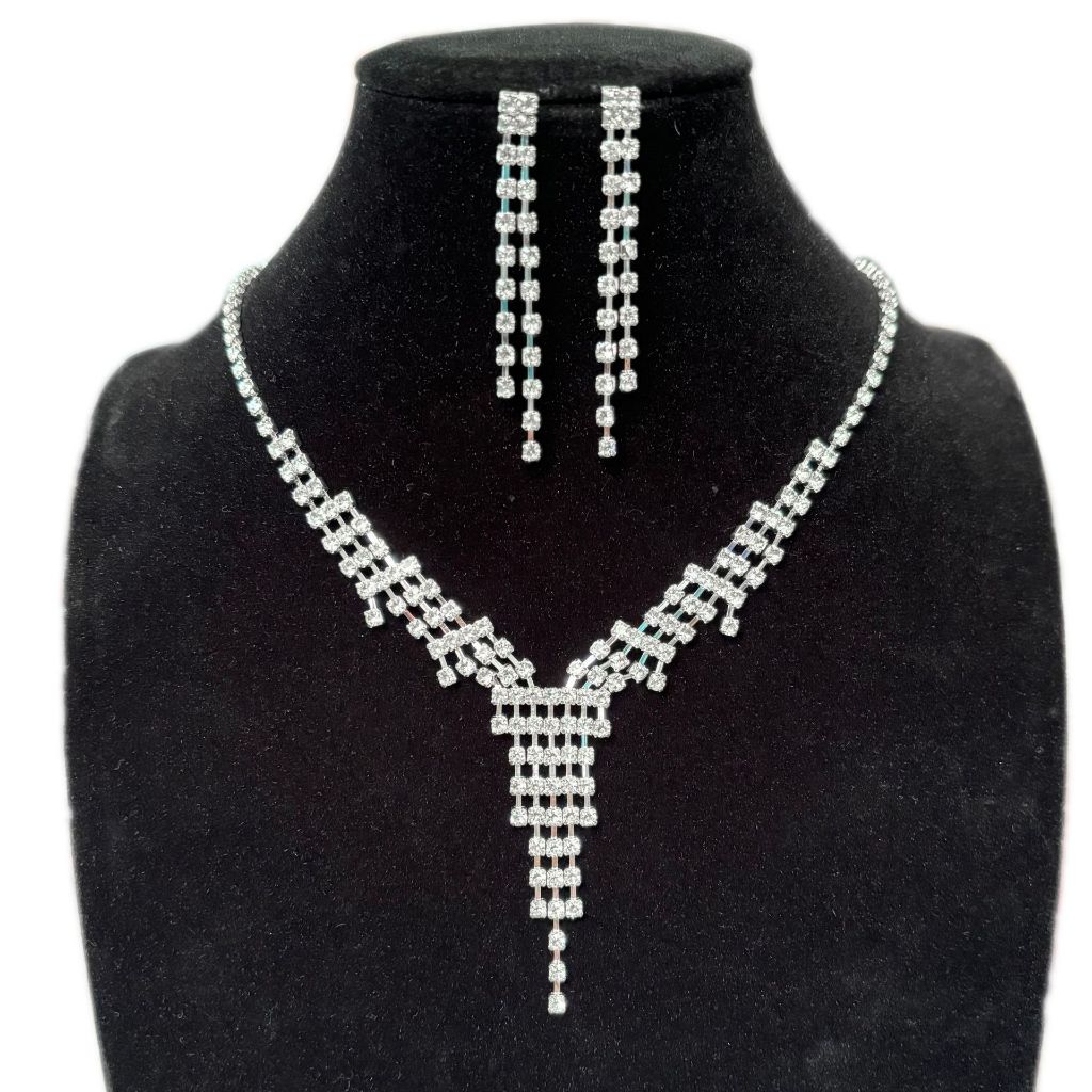 ชุดอุปกรณ์เสริมสร้อยคอและต่างหูประดับพู่สําหรับผู้หญิงพร้อมหินสําหรับงานปาร์ตี้ BPK 847