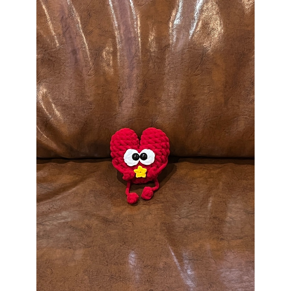 หัวใจขนสัตว์น่ารักถือดาวที่น่ารัก โดย Cho Vui Craft