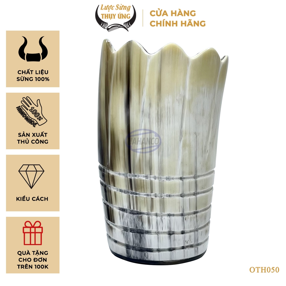 การจัดดอกไม้สําหรับตกแต่งโต๊ะมุมศึกษา - หวีเขา Thuy Ung - OTH050