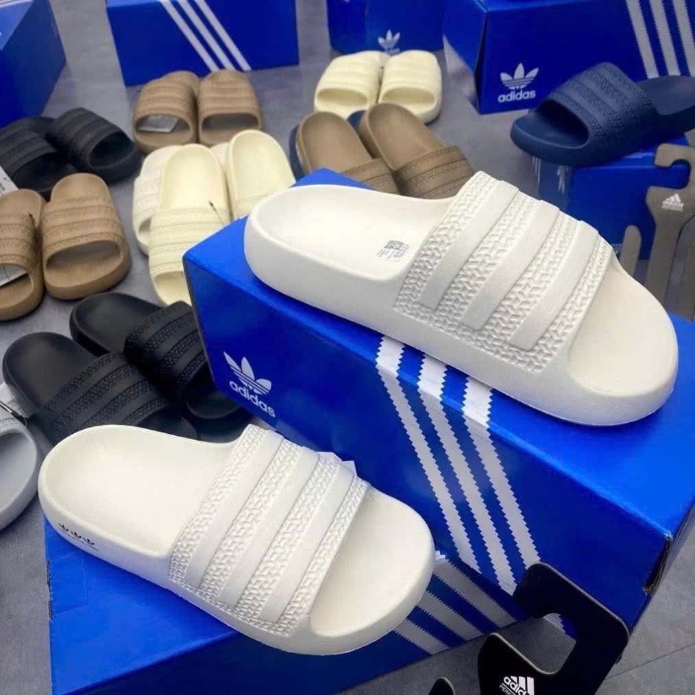 รองเท้าแตะ Ayoon สีขาวล่าสุดสําหรับผู้ชายและผู้หญิง Hot 2023 รองเท้าแตะ Cream ayoon พื้นยางไม่ลื่น ร