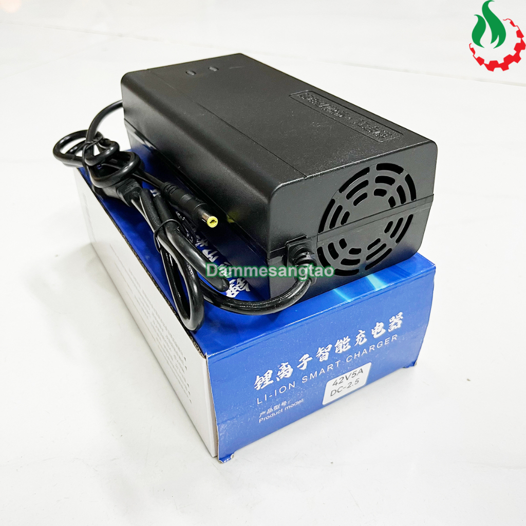 เครื่องชาร์จ 10S 5A 36V (42V) สําหรับแบตเตอรี่ลิเธียมไอออน 3.7V (พร้อมพัดลม)