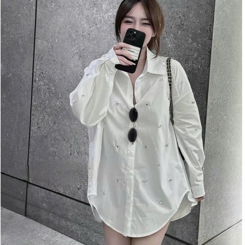 เสื้อเชิ้ตสีขาวผู้หญิงหินแดงคุณภาพ ถาม.ค สินค้าลําลองไม่มีริ้วรอย