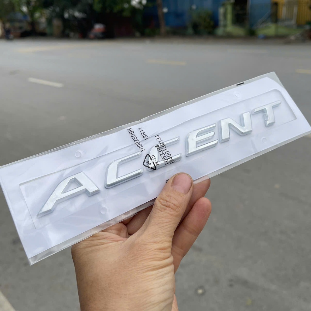 ACCENT โลโก้นูนที่ด้านหลังของ hyundai accent ABS