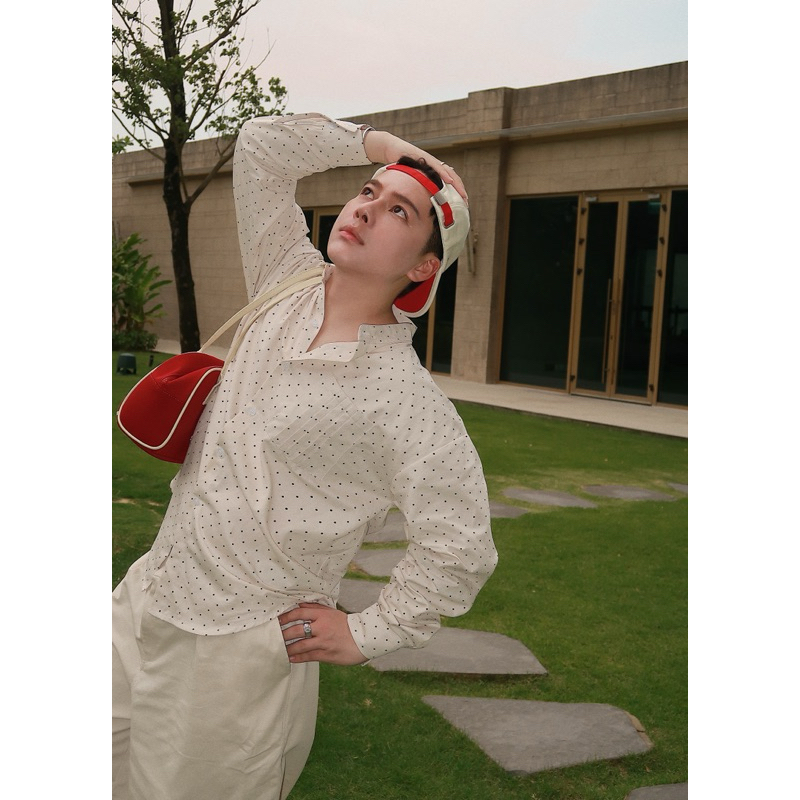 เสื้อคอเต่าฤดูร้อนสีเบจ - เสื้อ Coastal Breeze - BOM.CORNER