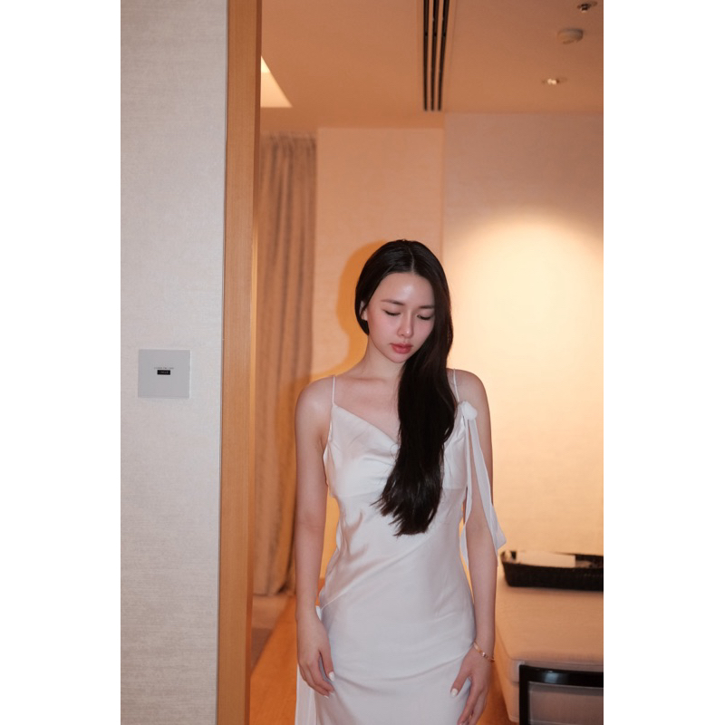 ERA DRESS (เดรสคอยาว)