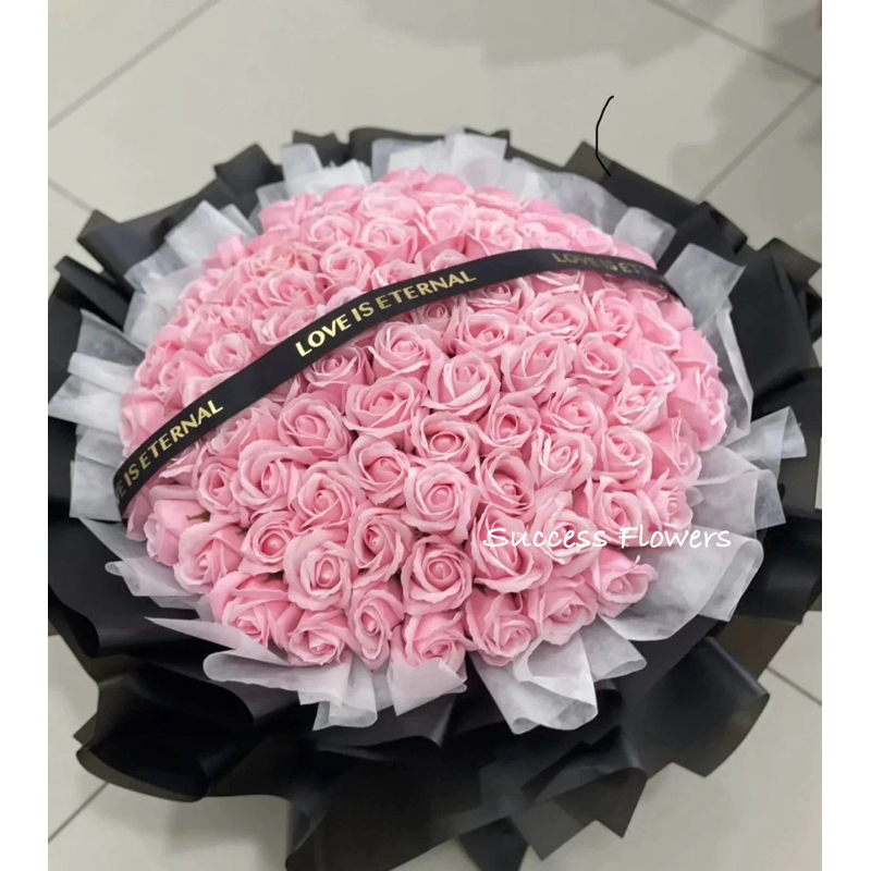 HCM - ROUND-SHAPED 99-FLOWER WAX FLOWER BOUQUET - ของขวัญสําหรับ HOLIYS
