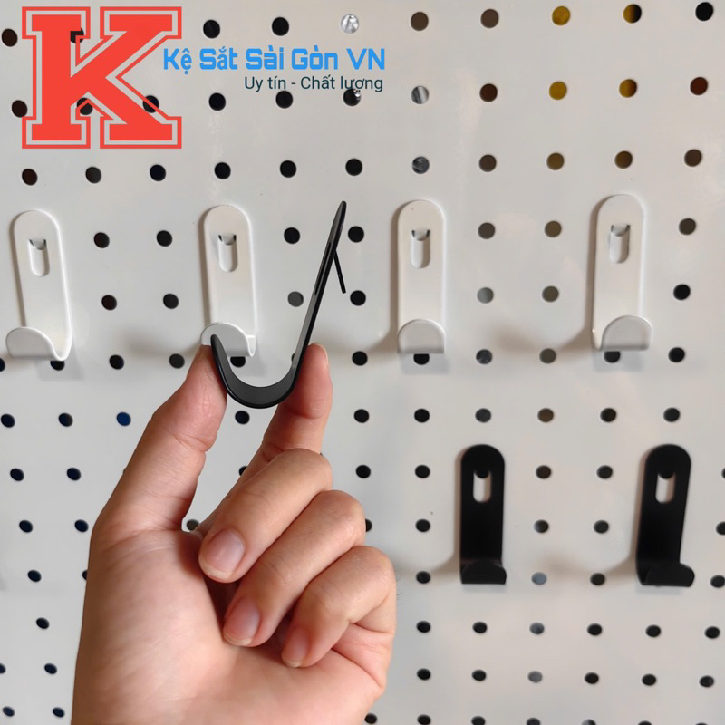 GOOD HOOK ที่แขวน Pegboard คุณภาพสูง, ตะขอแผ่นเหล็กลูกฟูกแบบมีรูสําหรับแขวนอุปกรณ์ตกแต่ง - ไม้แขวนเสื้อ J-SHAPED