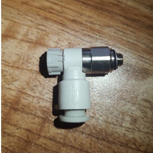 AS1201F-M5-04A SMC วาล์วขยาย ปลั๊กด่วน ท่อ M5 4 เกลียวพร้อมตัวล็อค