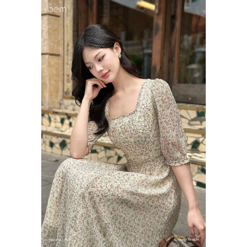 BEM Design Midi เดรสลายดอกไม้คอเหลี่ยมและแขนหลวม (DR732)