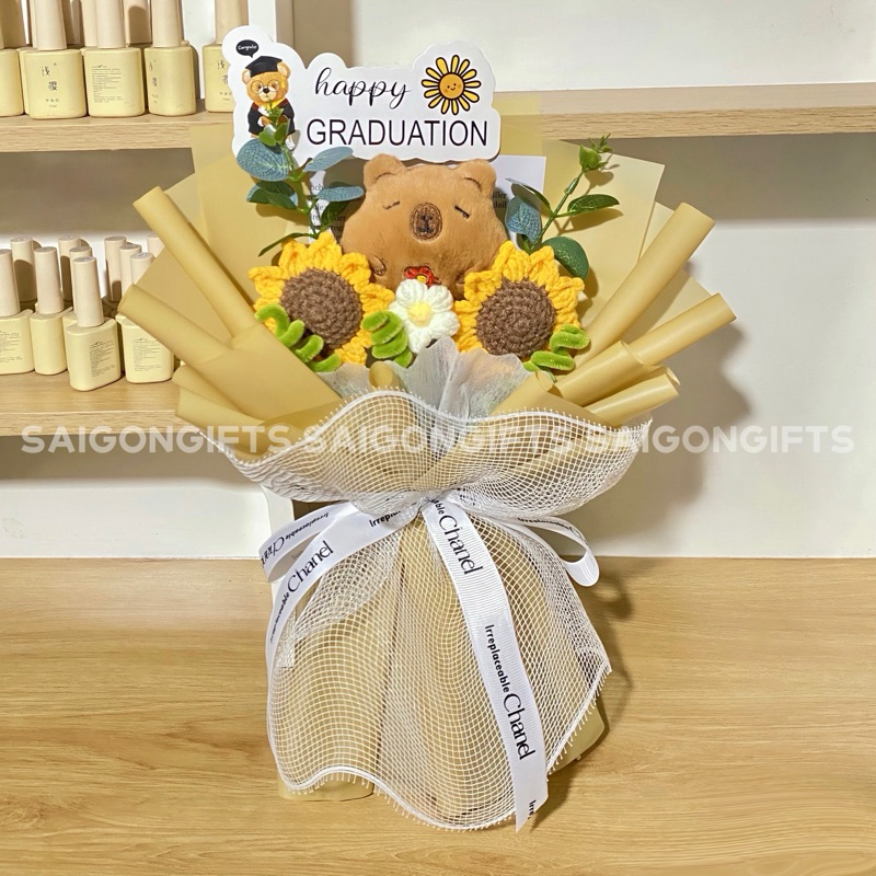 WOOL FLOWER BOUQUET MIX CAPYBARA TEDDY BEAR พร้อมของขวัญรับปริญญาน่ารัก