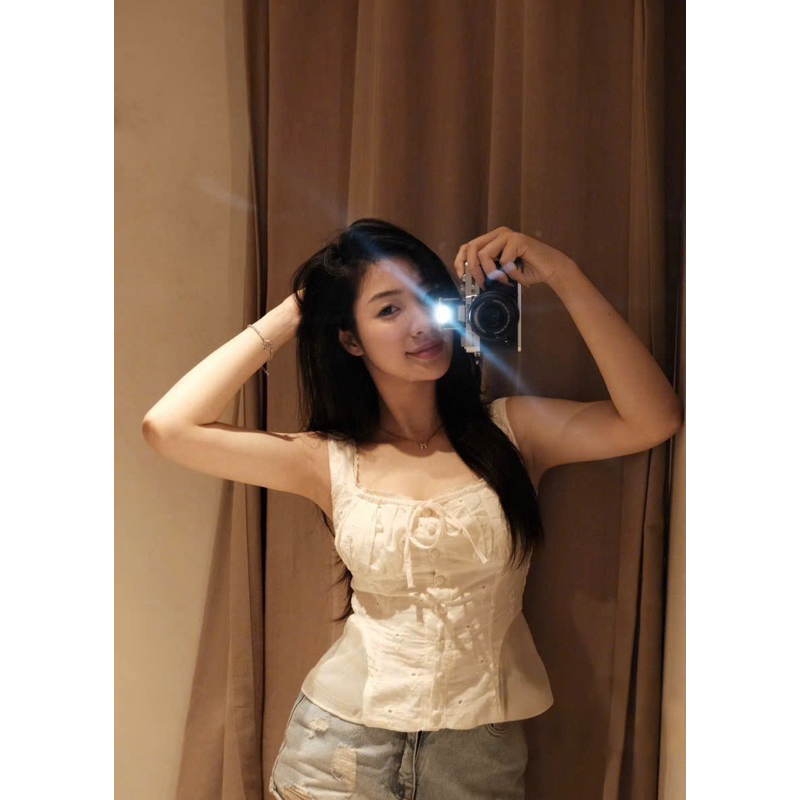 Bunny.store•(Ready) เสื้อลูกไม้เอวลายดอกไม้