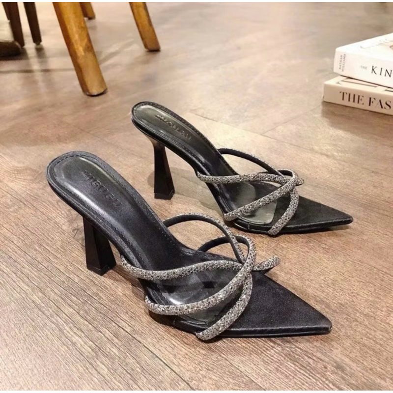 ขนาดใหญ่ 35/45 ส้นหัวแหลม