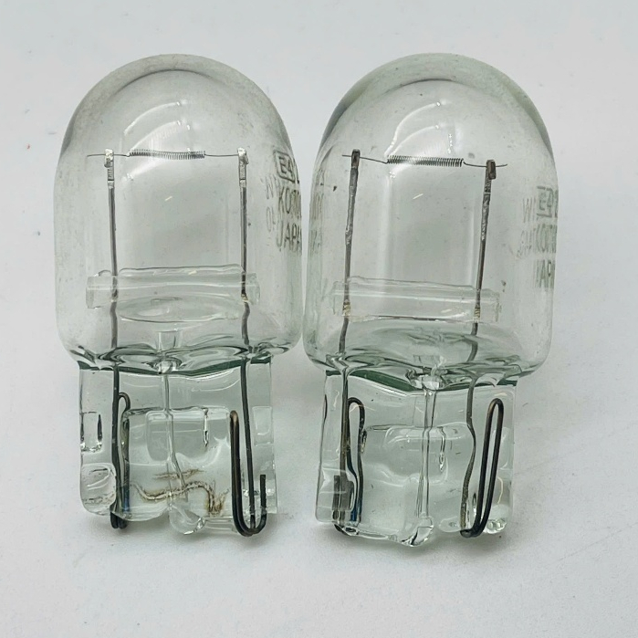 KOITO T20 ยี่ห้อ 2 ขาไฟเบรค W21/5W และ T20 1 ผม W21W 12V