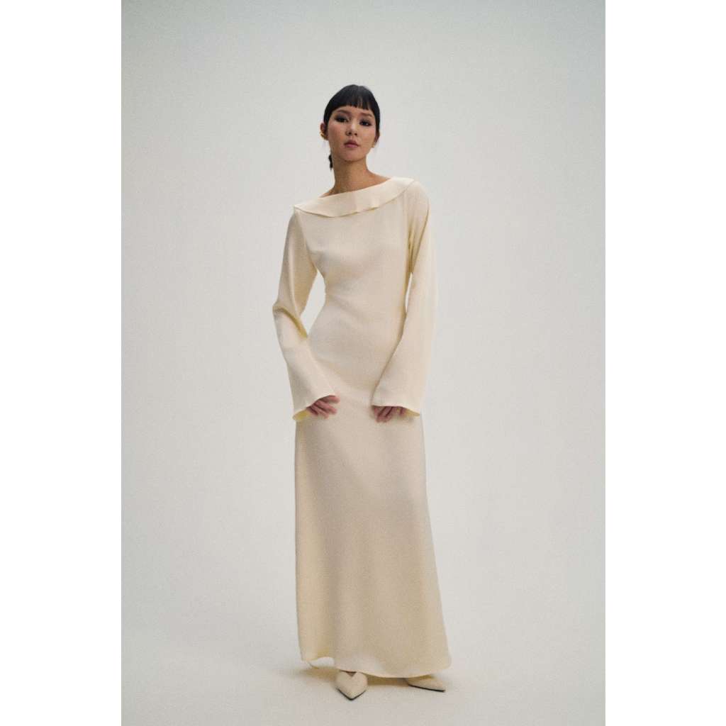 Long Silk Dress คอระบาย - มีเสน่ห์ backless silhouette - FAE Silk Maxi Dress - Ruffles Open Back by 