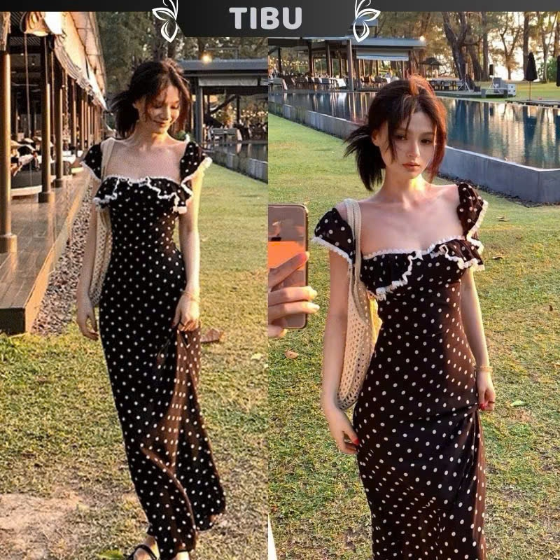 ออกแบบชุดสตรีชุดเดรสผ้าไหมอิตาลีแต่งระบาย 2 ชิ้นและขอบลูกไม้ทรงบานยาวลายจุดแผ่นรองเต้านมสีดําพื้นฐานผิวแบนและหุ่น