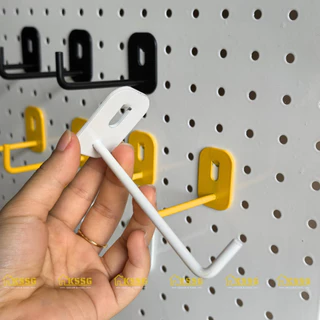 ตะขอ Pegboard พร้อมรูกลมสําหรับแขวนอุปกรณ์เสริม ตะขอ 1 ตา ทรงสี่เหลี่ยมพร้อมแผ่นเหล็กลูกฟูกเจาะรู ไม้แขวนเสื้อ