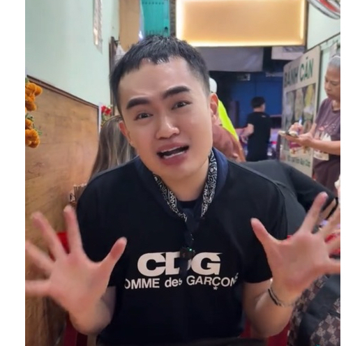 CDG เสื้อยืดโอเวอร์ไซส์ unisex ผ้าคอตตอนคุณภาพสูง VNXK