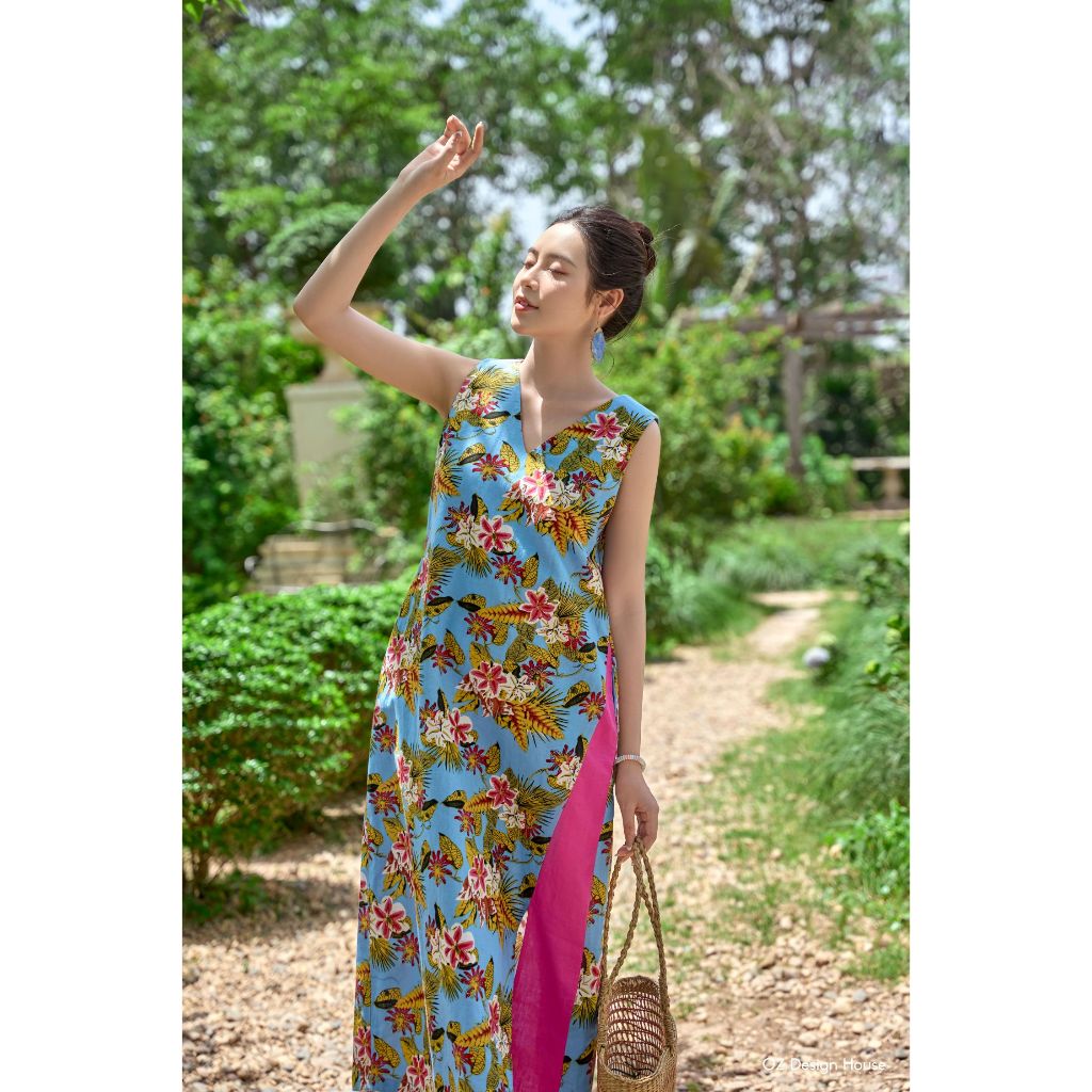 OZ Design House DA08789RST25 เดรสแขนกุดผ้าลินินคอเต่าพิมพ์ลายดอกไม้เขตร้อนและใบไม้ผสมสีชมพู