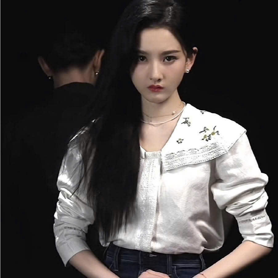 เสื้อคอปกตุ๊กตาปักสีขาวลายดาว Song Zuer Tong To Nhi กรมฤดูร้อนของภาพยนตร์ Vo Uu Do