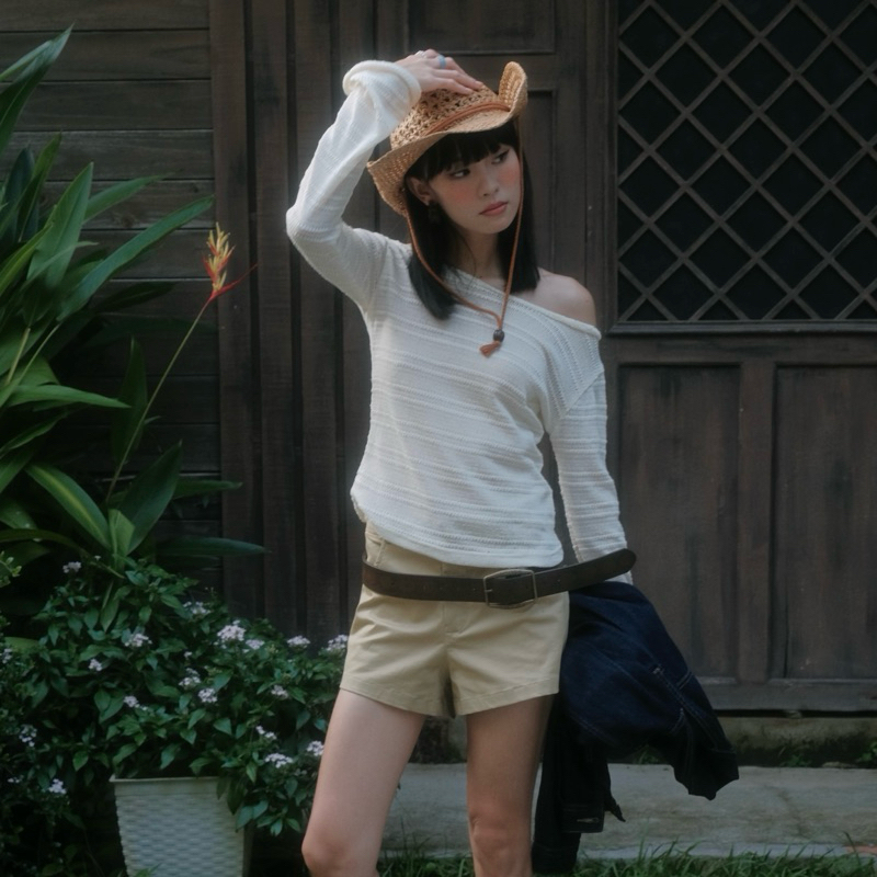 เสื้อยืดลูกไม้คอกลม Cloudline - Aufra studio