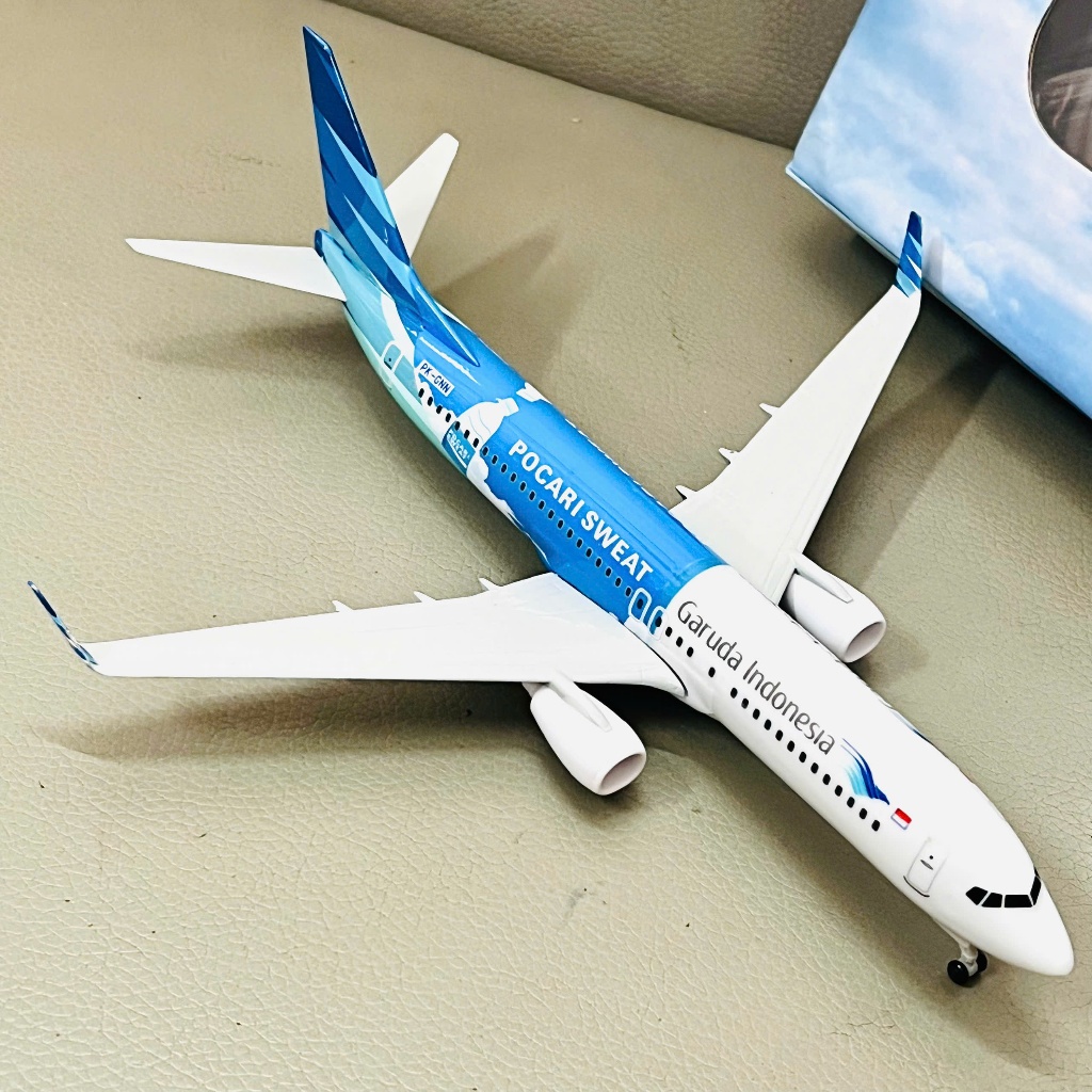 AIRCRAFT "BOEING 737-800 GADURA INDONESIA AIRWAYS" Pocari Sweat Livery Alloy 1/400 Scale