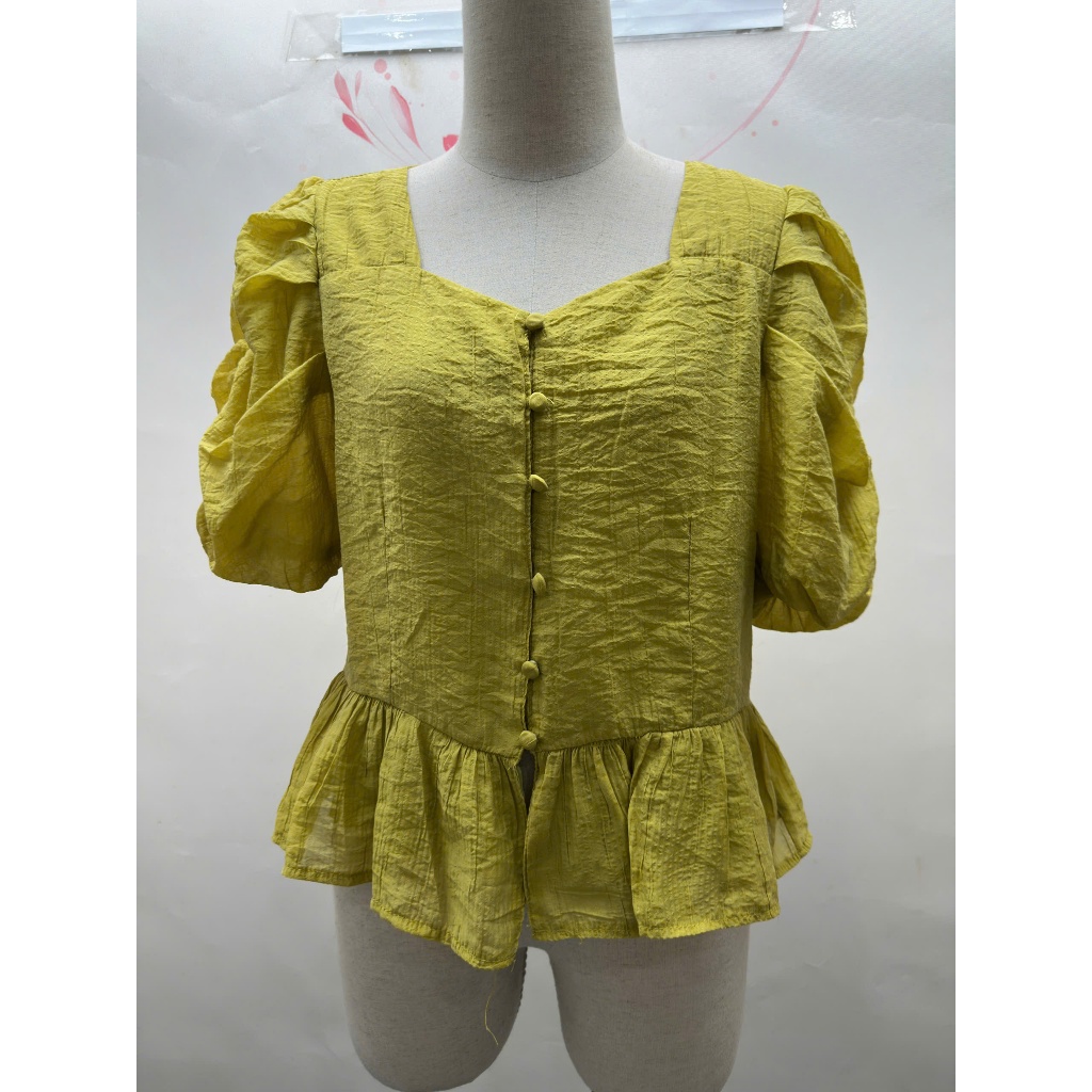 [มือสอง] - เสื้อคอเหลี่ยมแขนพอง 25SMM17 - ไซส์ M.