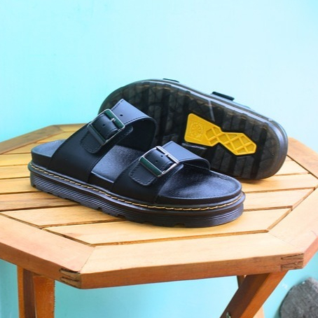 Dr.Martens Cross Strap Sandals 2025 นําเข้าจาก ThaiLand (Dr.2Q25)
