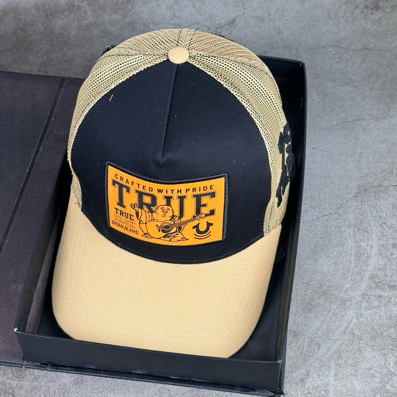 TRUE Dia Beige Cap/Mesh Hat with Embossed LOGO for Mens Fashion