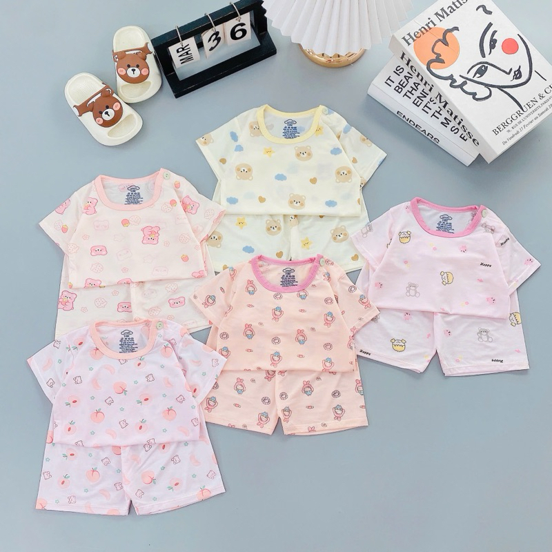 UC petit CC 2025 ชุดเสื้อผ้าแขนสั้นสําหรับเด็กชายและเด็กหญิงตั้งแต่ 4 ถึง 15กก