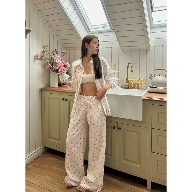 RIBBON FLANNELS - กางเกงผ้าสักหลาดเอวต่ําลายตารางหมากรุกและระบายสีขาวมีโบว์ที่เอว 4 สี