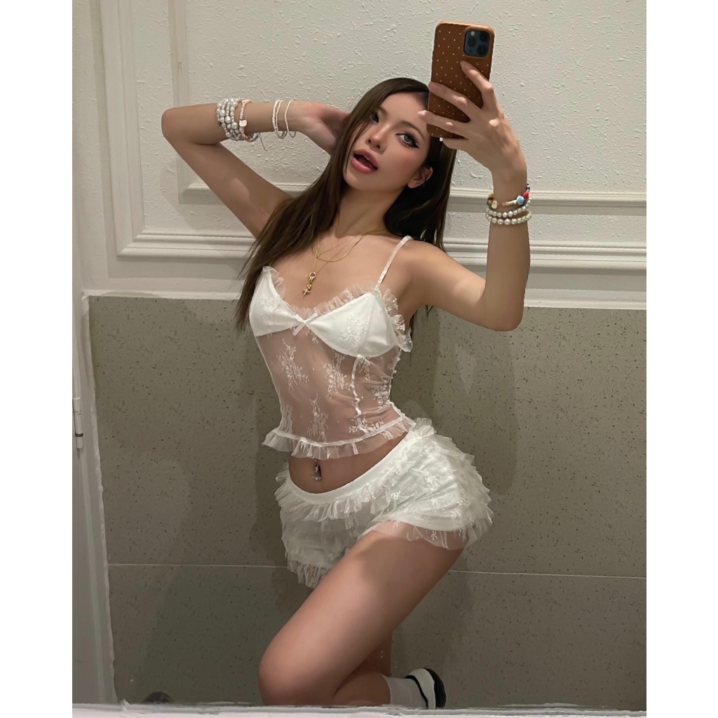 TWENTI เสื้อสายเดี่ยวลูกไม้ โปร่งใส บางมาก